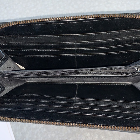 Simply Vera Vera Wang Zip Around Wallet - Picture 6 of 10